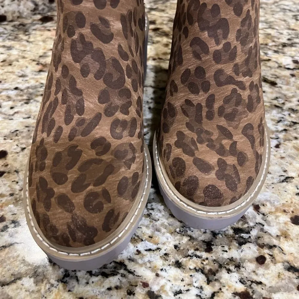 Hey girl by Corey’s leopard  wedge boots size 7